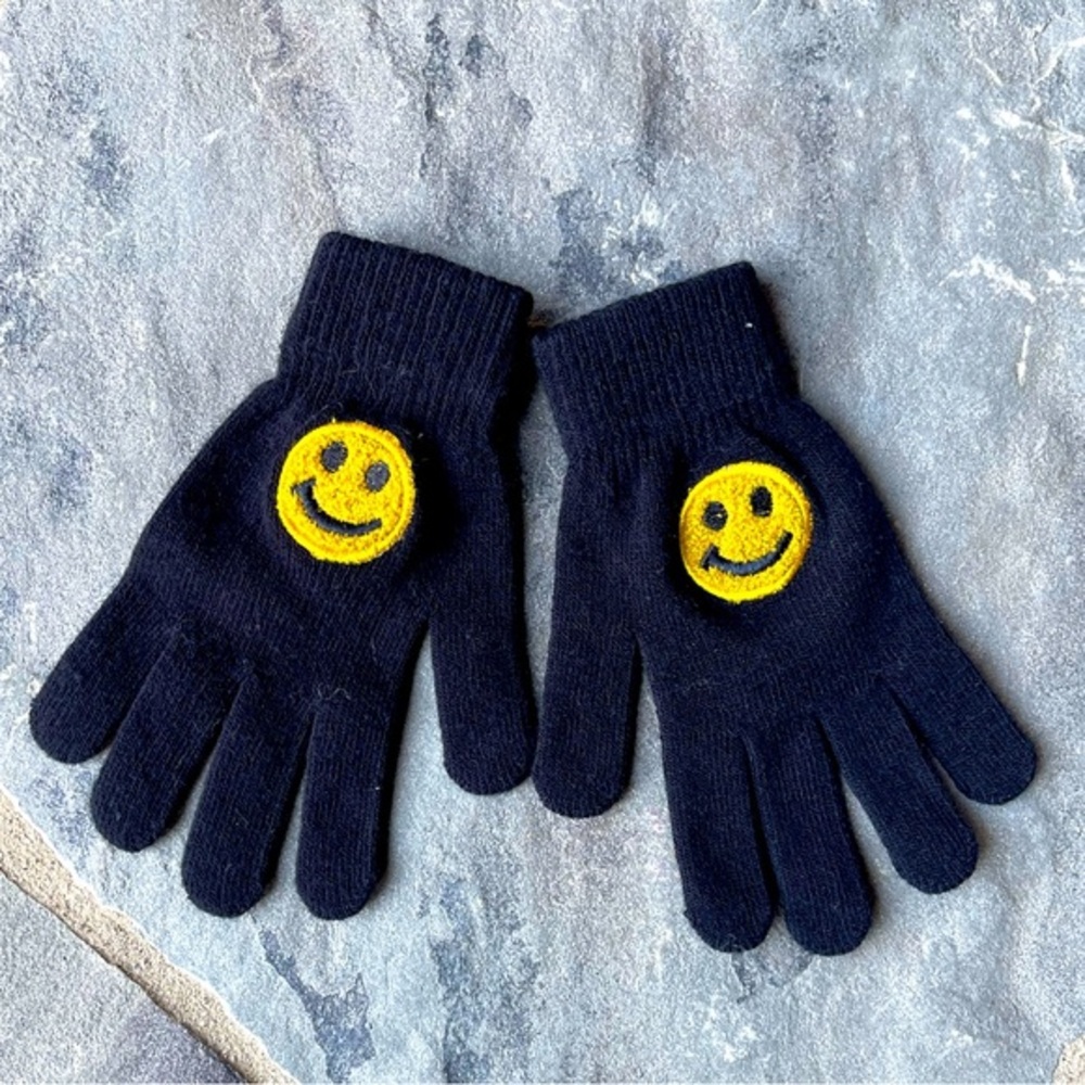 UO Smiley 😊 Knit Glove